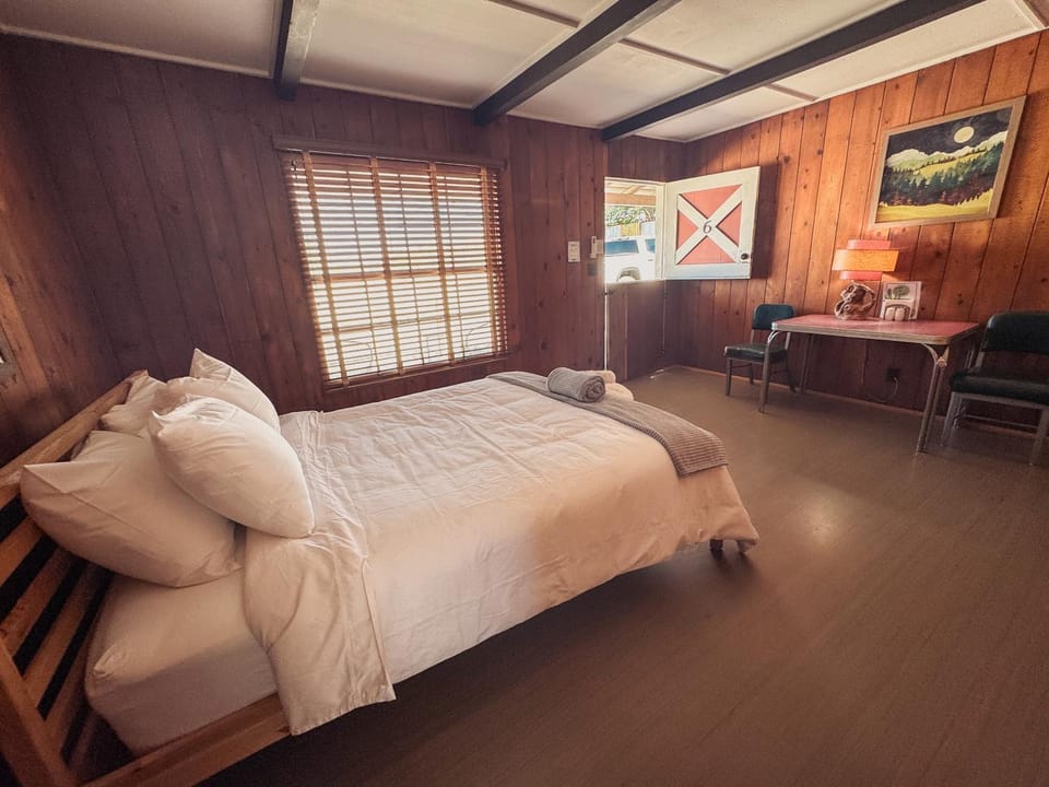 Bed, Seating area, Dining area, Bedroom