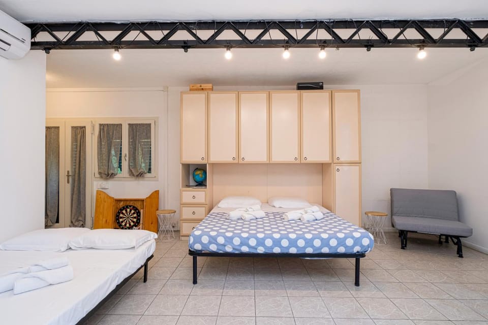 Property building, Living room, Bedroom