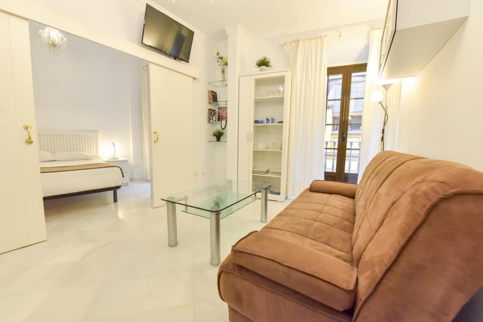 TV and multimedia, Living room, Photo of the whole room, Seating area