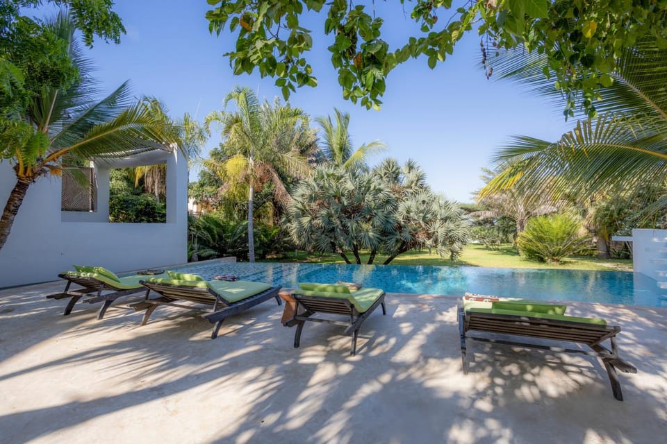 Garden, Swimming pool