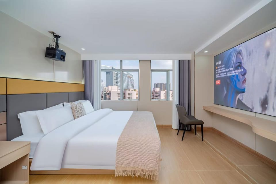 Bed, Photo of the whole room, Bedroom