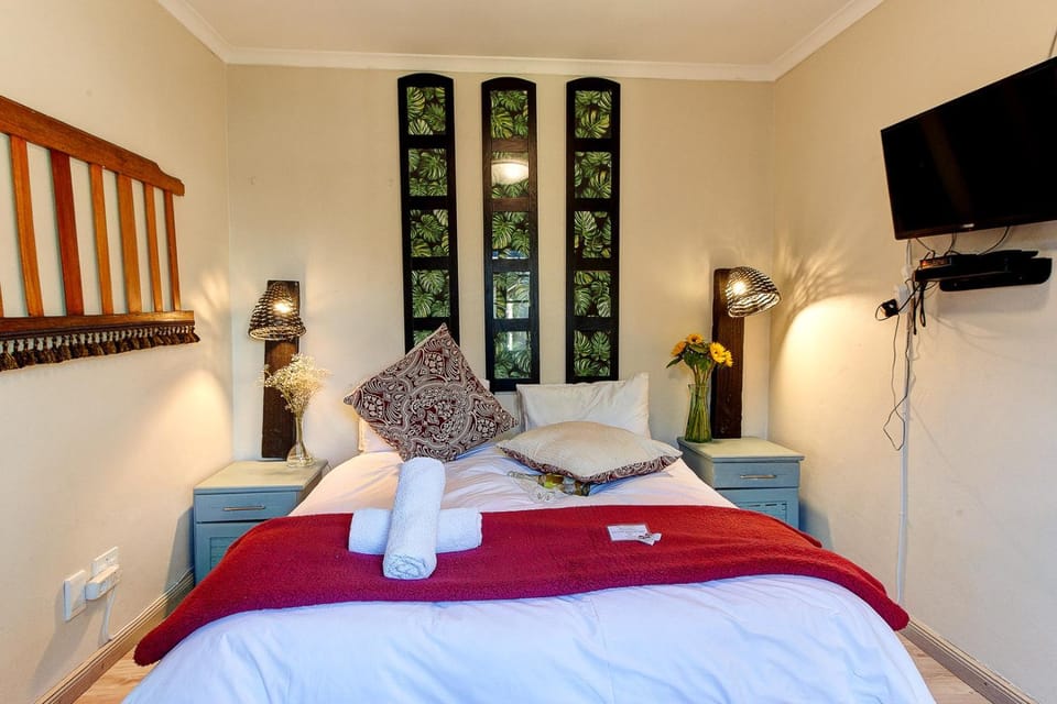 Phala Guesthouse Bed and Breakfast in Cape Town