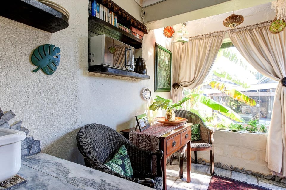 Phala Guesthouse Bed and Breakfast in Cape Town