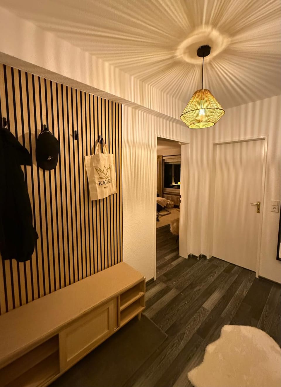 Facade/entrance, Photo of the whole room