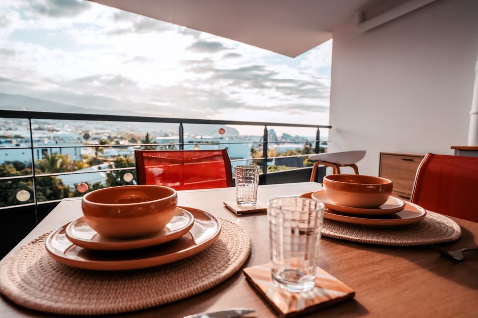 Dining area, Mountain view, Sunset, Inner courtyard view