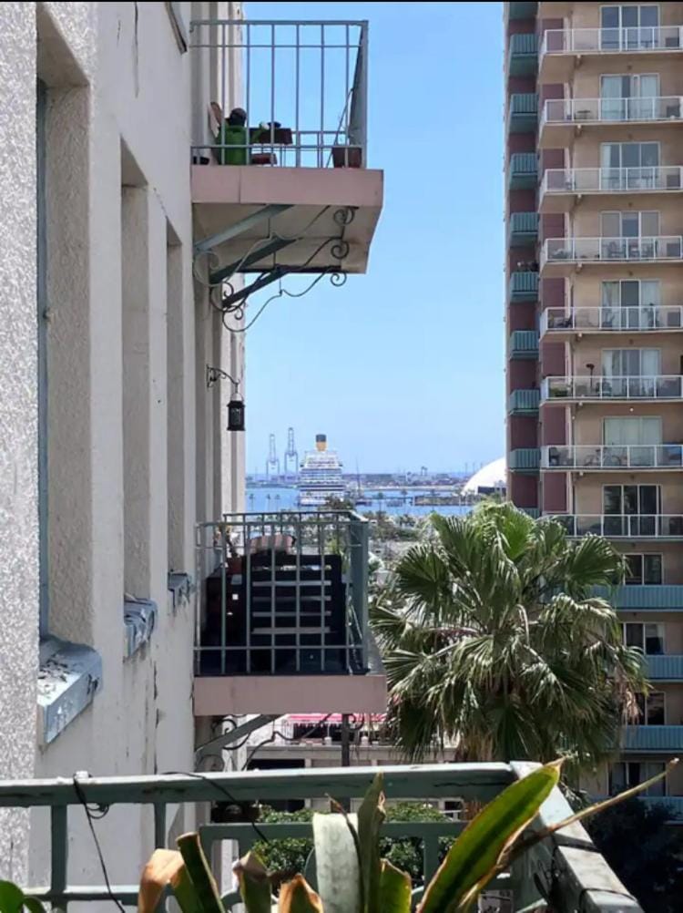 Property building, View (from property/room), Balcony/Terrace