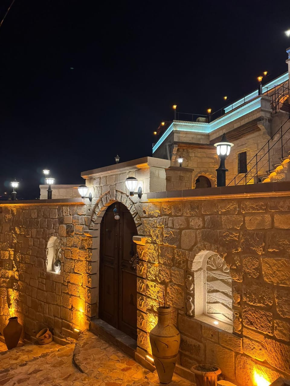 Nearby landmark, Facade/entrance, Night, Landmark view