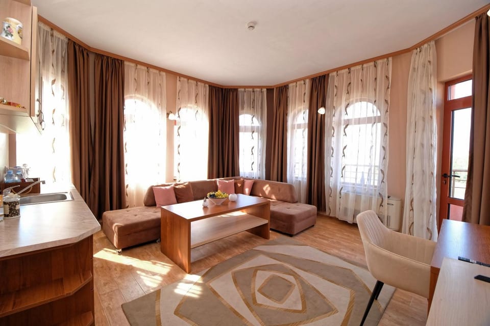 Kitchen or kitchenette, Living room, Seating area