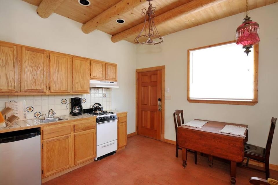 Casita Bee, private Retreat in Santa Fe House in Santa Fe
