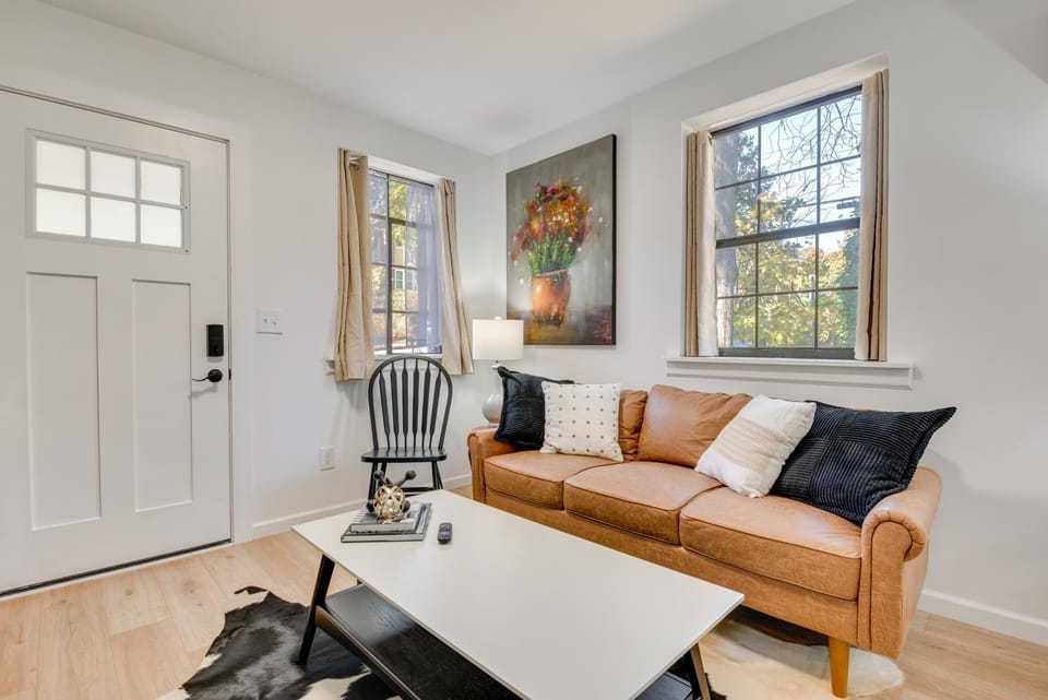 Private Porch! East ATL Stay Near Int’l Soccer Apartment in Atlanta