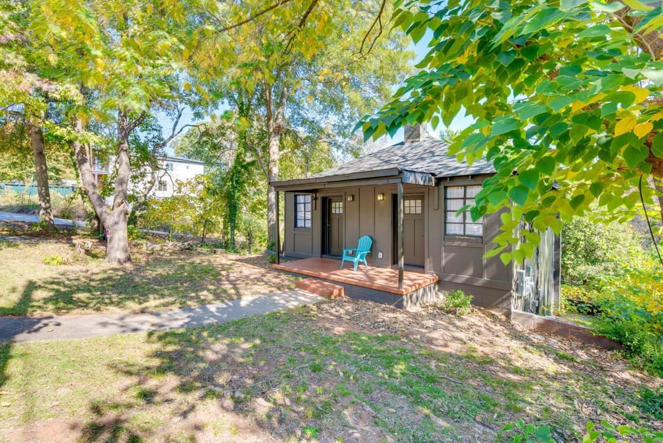 Private Porch! East ATL Stay Near Int’l Soccer Apartment in Atlanta