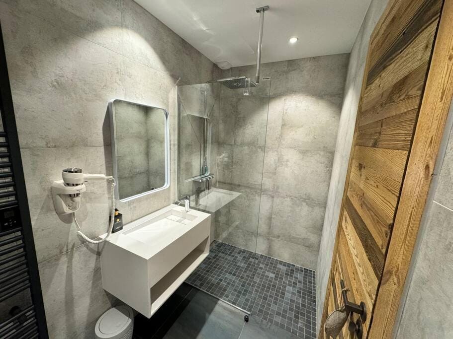 Shower, Bathroom