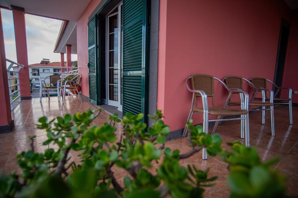 Property building, Balcony/Terrace, Balcony/Terrace