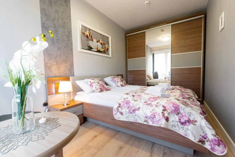 Bed, Bedroom, wardrobe