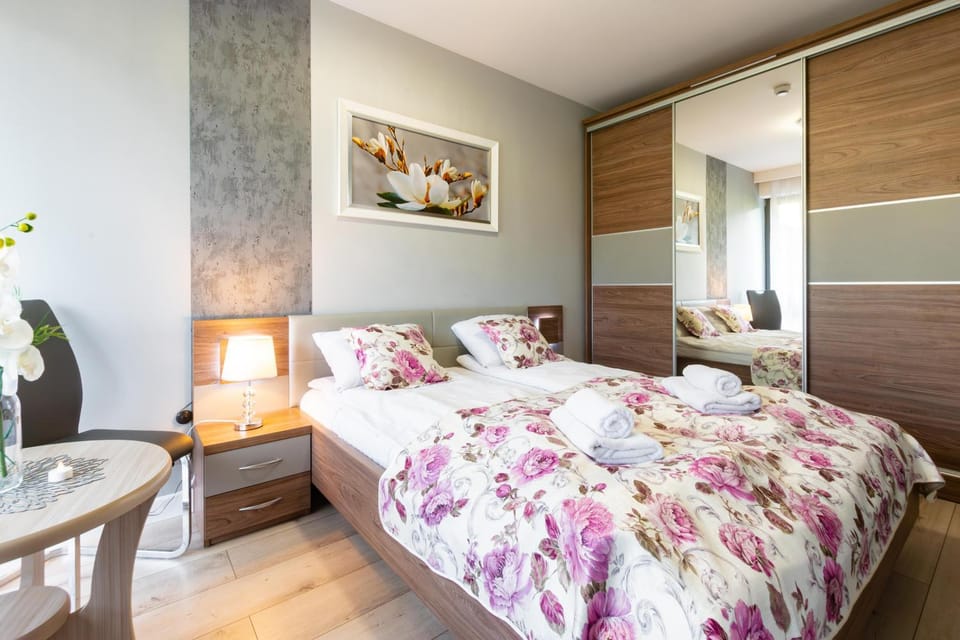 Bed, Bedroom, wardrobe
