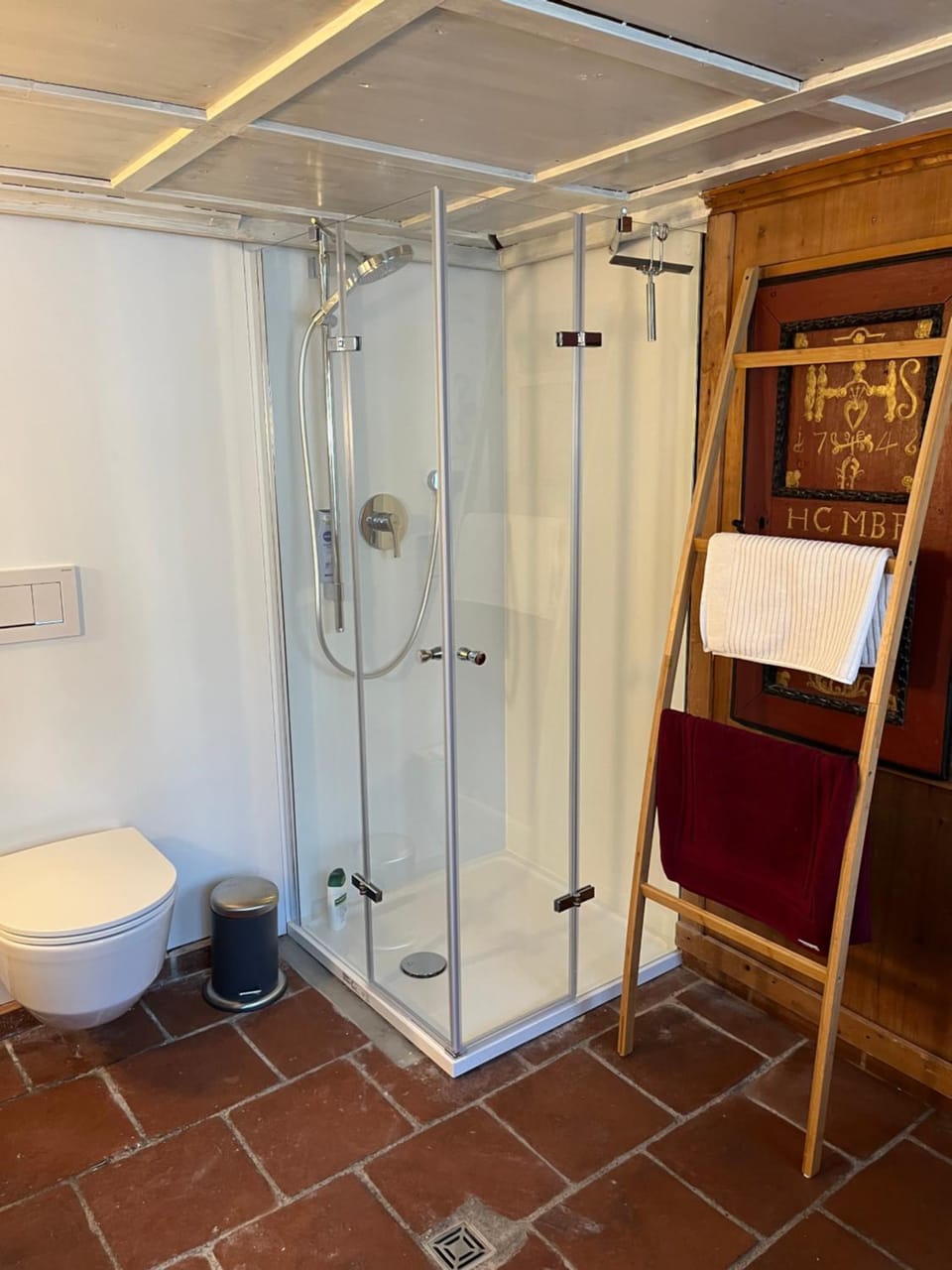 Shower, Toilet, Bathroom, towels