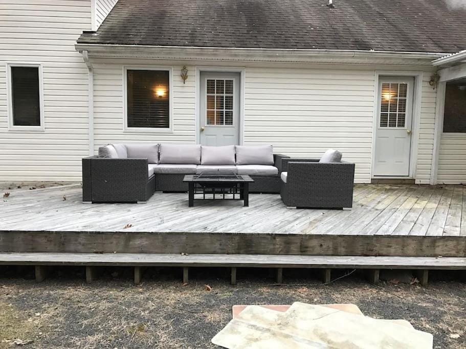 Luxury Woodstock Family Retreat with pool hot tub House in Woodstock