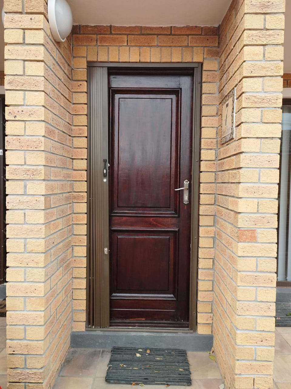 Facade/entrance