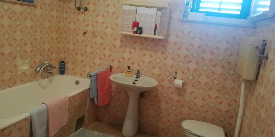 Apartments Miro with Sea view - near Beach Bed and Breakfast in Split-Dalmatia County
