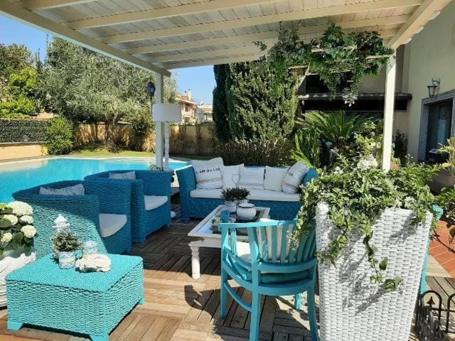 Patio, Garden view, Swimming pool