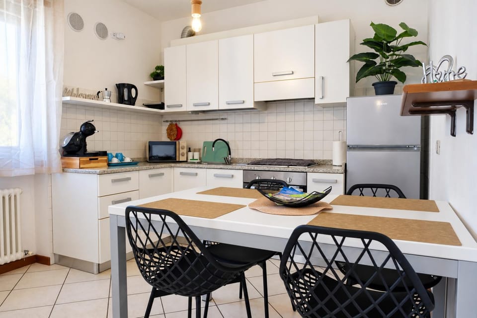 Decorative detail, Dining area, microwave, oven, kitchen