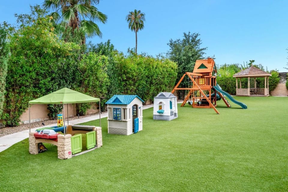 Day, Children play ground