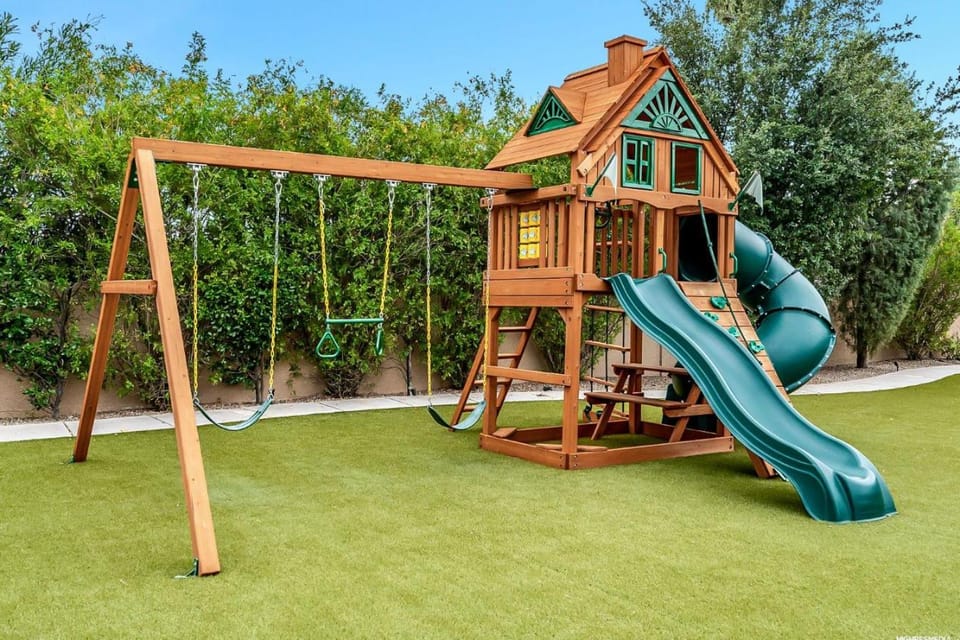 Day, Children play ground