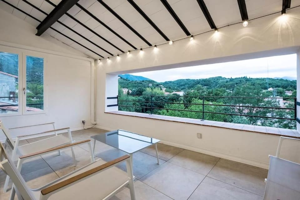 Balcony/Terrace, Mountain view