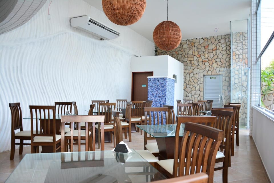 Restaurant/places to eat, Seating area