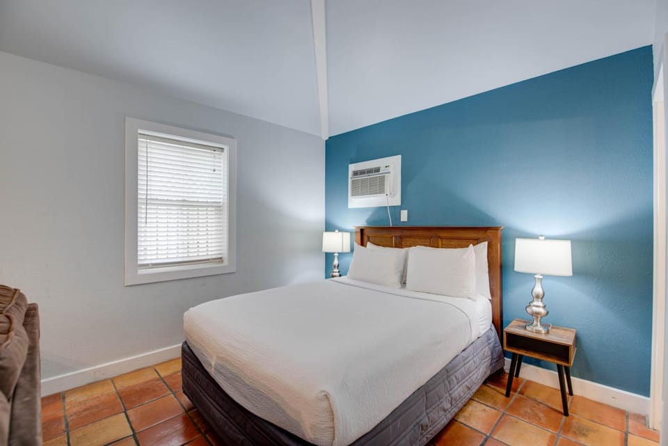 Seagull Suite - Southernmost Sanctuary House in Key West