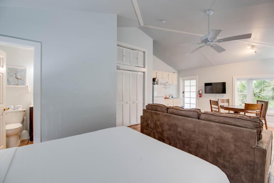 Seagull Suite - Southernmost Sanctuary House in Key West