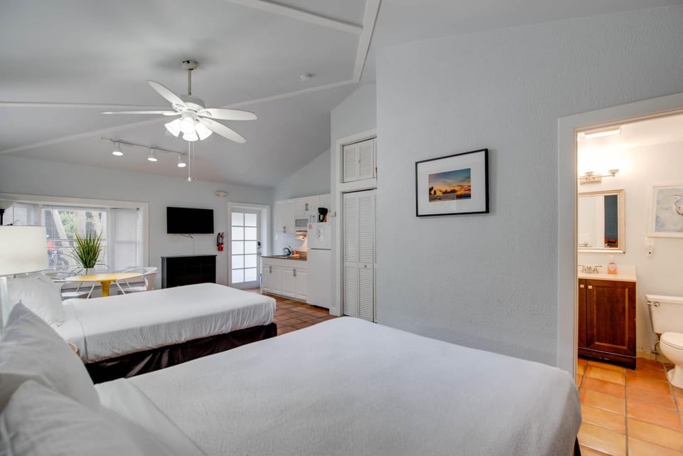 Ibis Suite - Southernmost Sanctuary House in Key West
