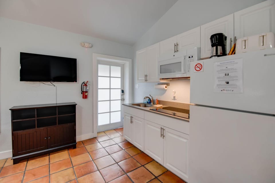 Ibis Suite - Southernmost Sanctuary House in Key West
