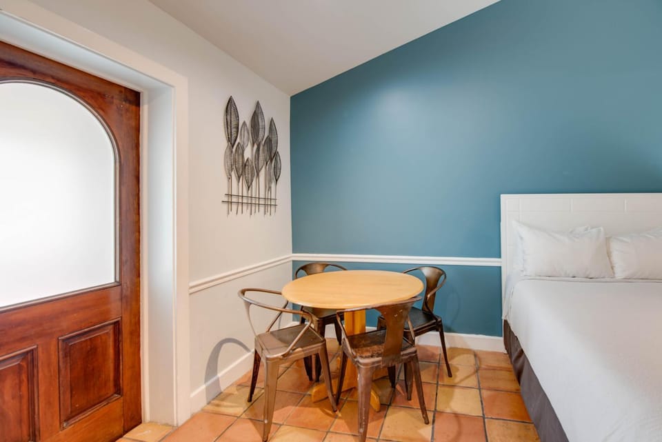 Egret Suite - Southernmost Sanctuary House in Key West