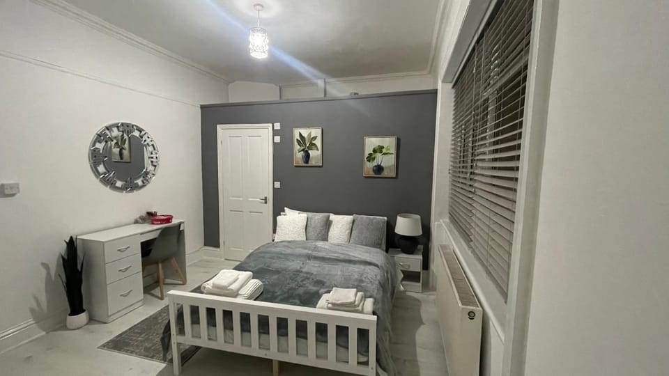 Papa guest Bed and Breakfast in Poole