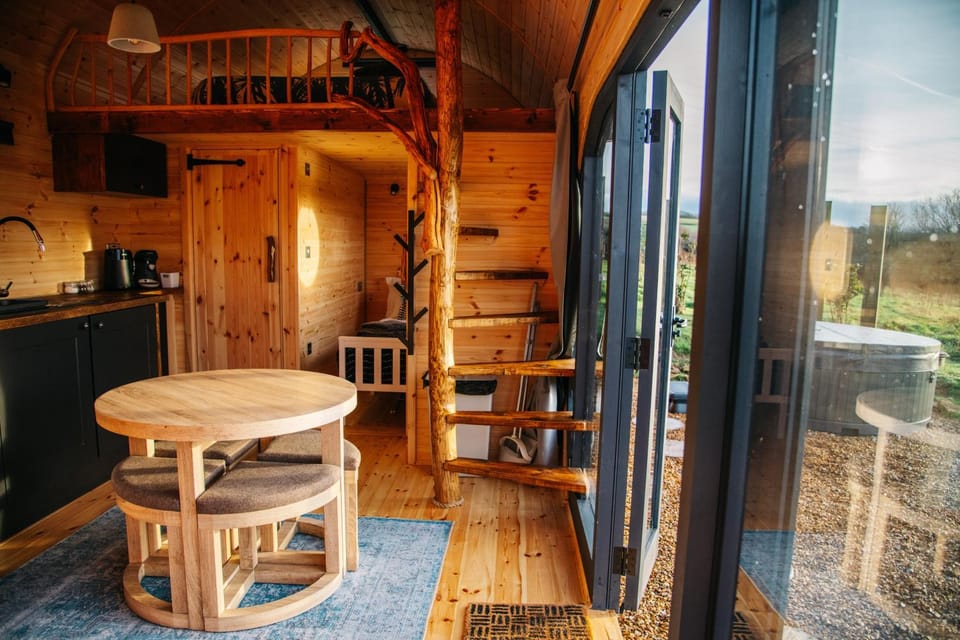 The Palm at OLJU Lodges Nature lodge in England
