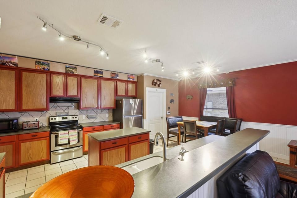 Grand Hutto Lodge House in Rio Grande