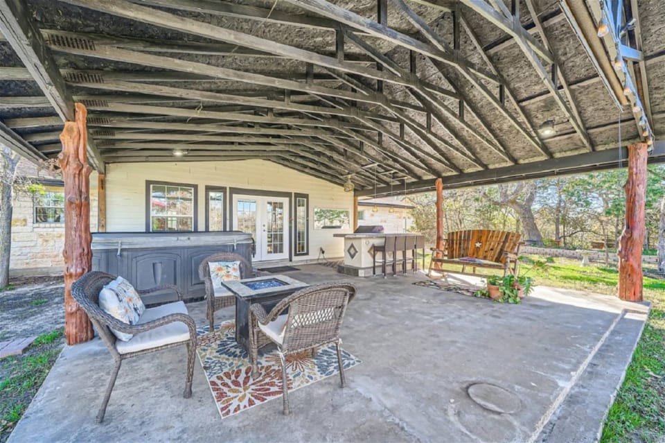 The Cedar House House in Rio Grande