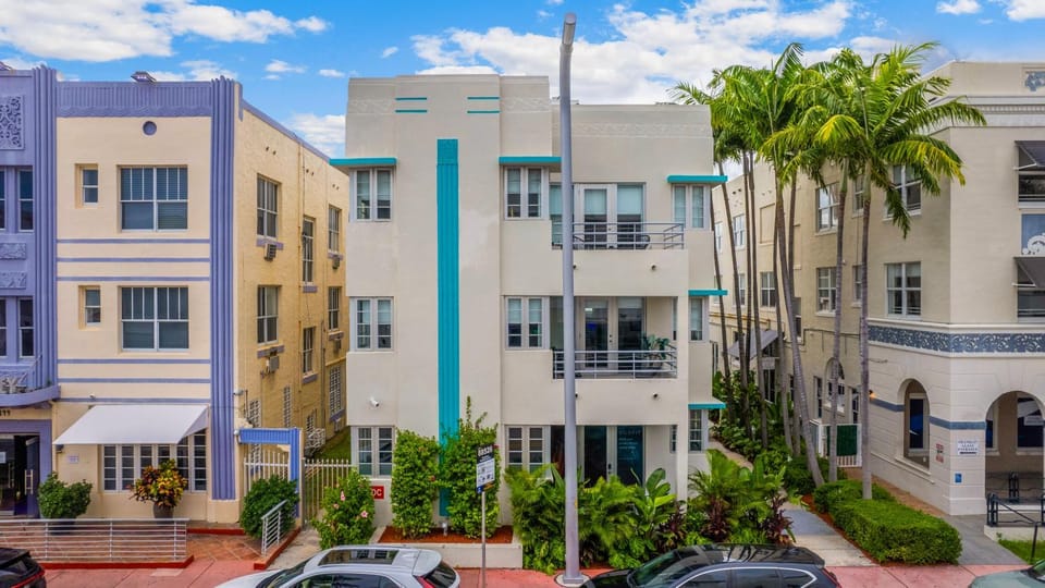 Property building, Facade/entrance, City view, Street view