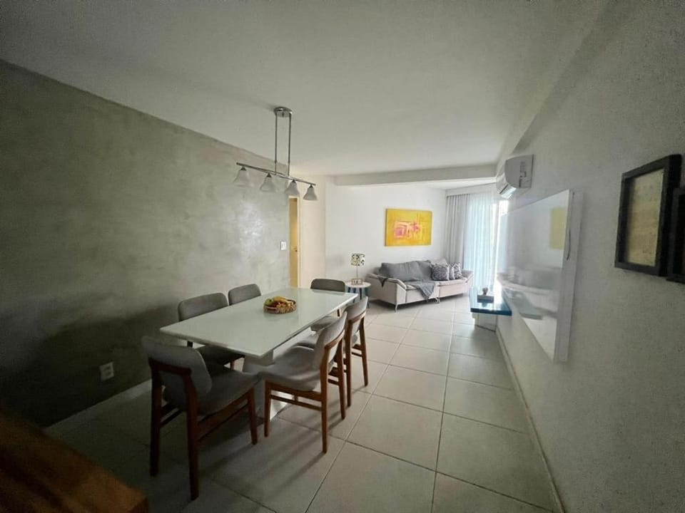 TV and multimedia, Seating area, Dining area