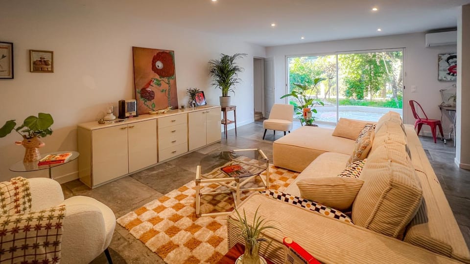 Garden, Living room, Seating area, Garden view