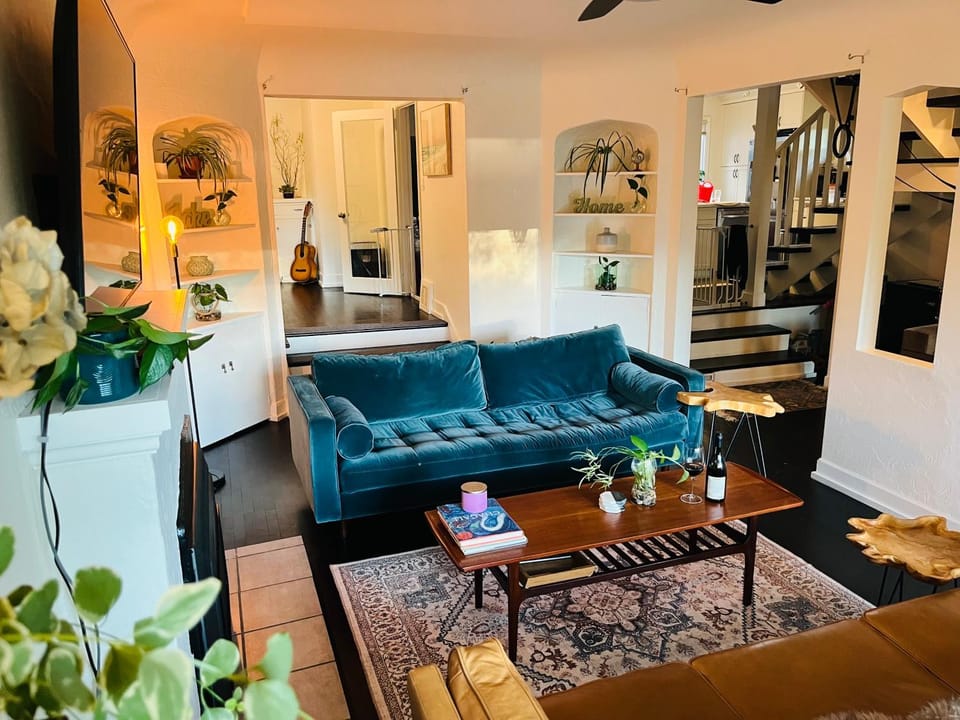 Living room, Seating area