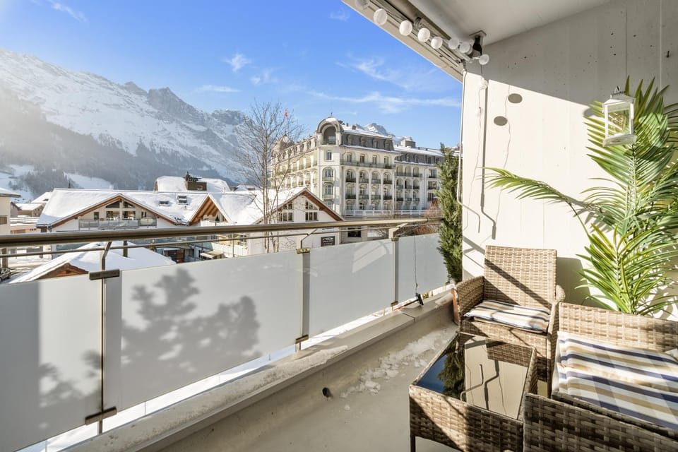 Day, Natural landscape, View (from property/room), Balcony/Terrace, Seating area, Mountain view