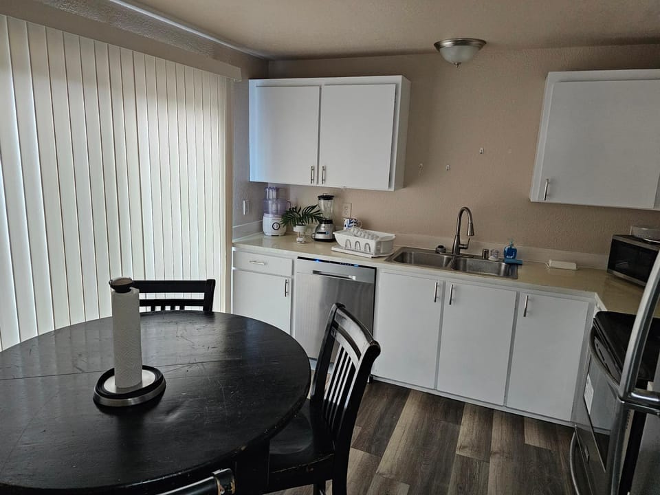 Marine B Two Bedrooms One-Half Bathrooms Townhouse Apartment in Everett