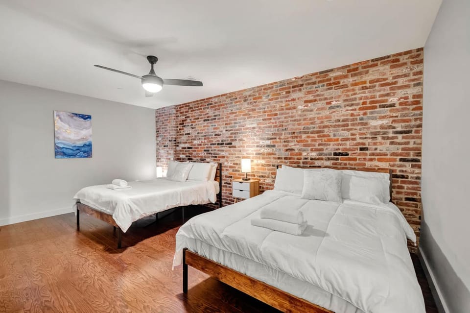 Ideal Spot Near 4th Street Live & Local Dining Apartment in Jefferson County
