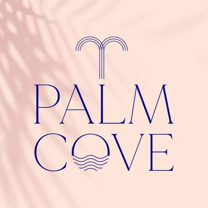 Palm Cove - 2 mins walk to beach- perfect escape Villa in Perth