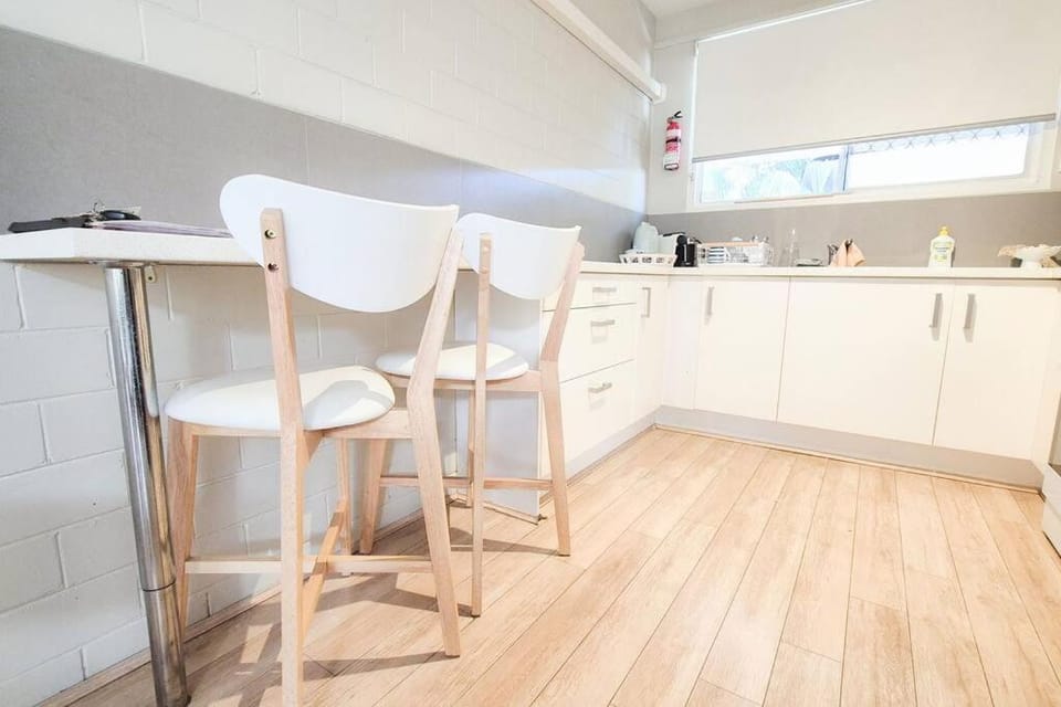 Palm Cove - 2 mins walk to beach- perfect escape Villa in Perth