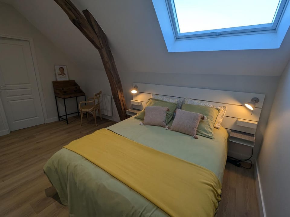 Maison de charme rénovée au cœur du Val de Loire avec parking et wifi inclus - FR-1-590-526 House in Centre-Val de Loire