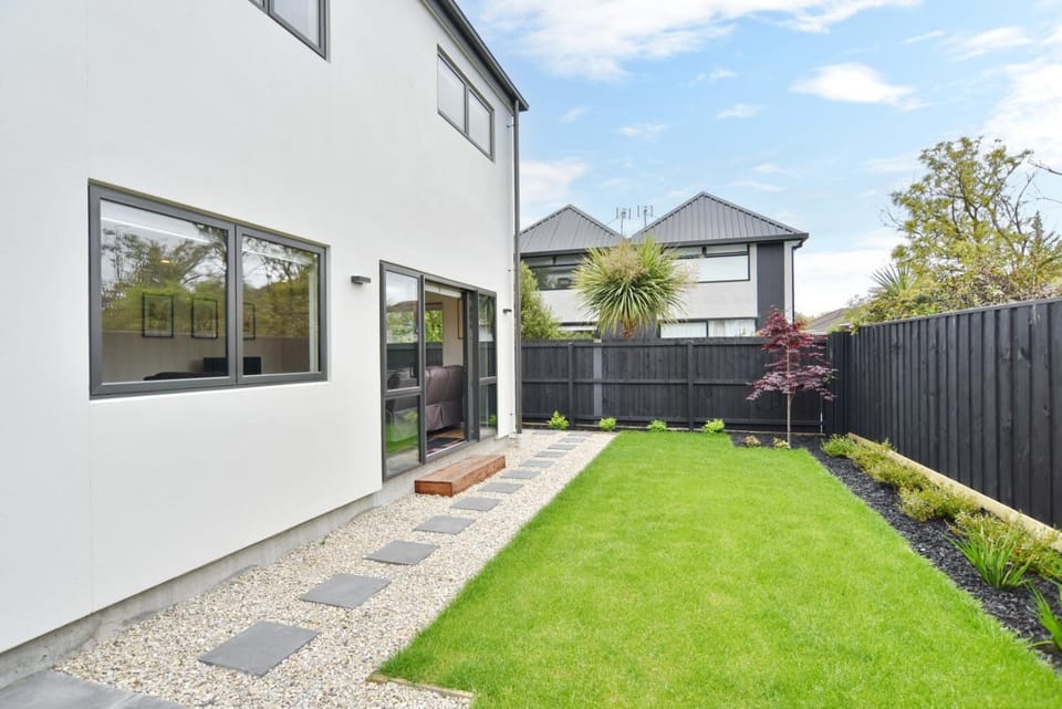 Property building, Garden, Garden view