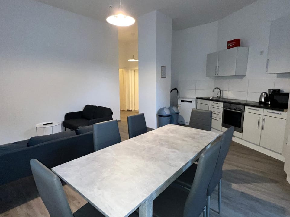 Kitchen or kitchenette, Living room, Seating area, Dining area, stove, toaster